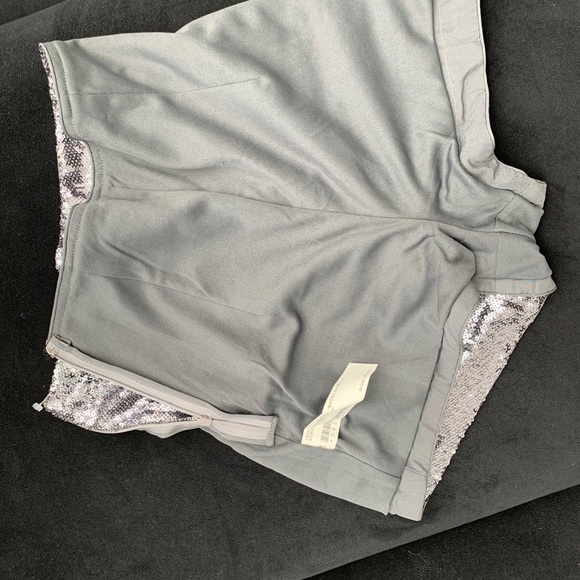 New Forever 21 sequin shorts. Size Small - Picture 6 of 12